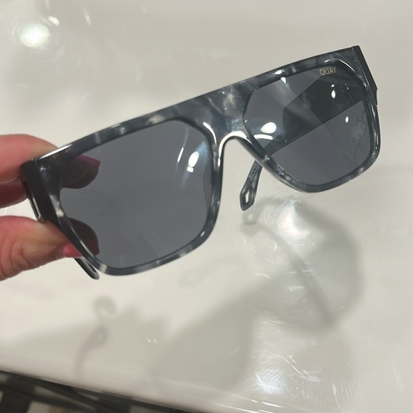 Quay sunglasses - Picture 6 of 8